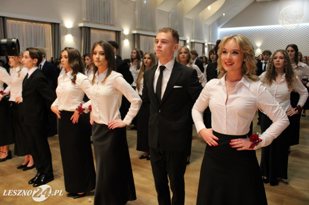 Studniówka II LO w Lesznie w Oazie w Kłodzie