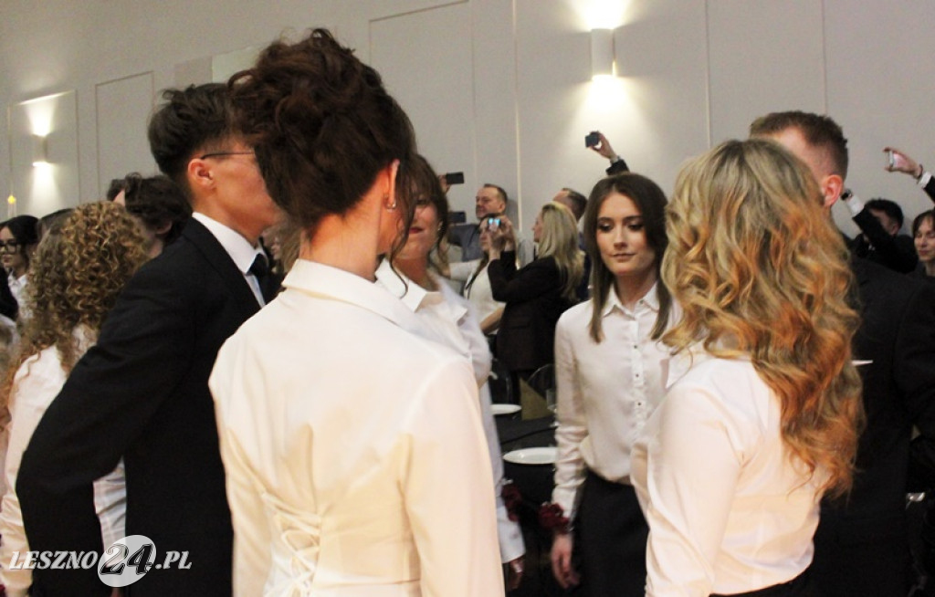 Studniówka II LO w Lesznie w Oazie w Kłodzie