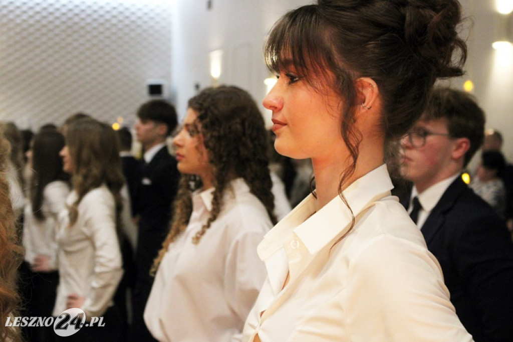 Studniówka II LO w Lesznie w Oazie w Kłodzie