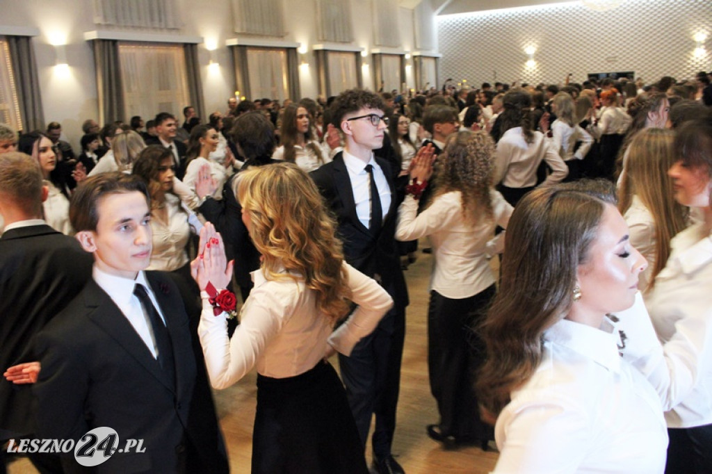 Studniówka II LO w Lesznie w Oazie w Kłodzie