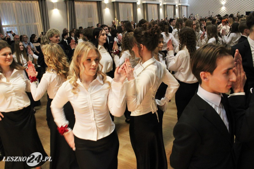 Studniówka II LO w Lesznie w Oazie w Kłodzie