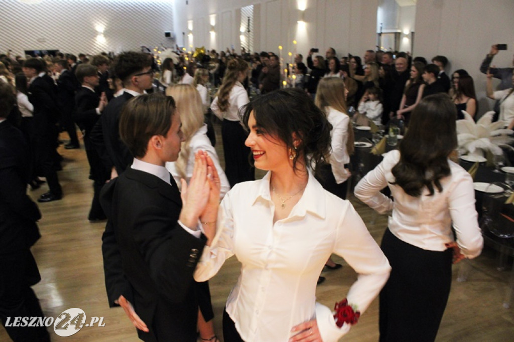 Studniówka II LO w Lesznie w Oazie w Kłodzie