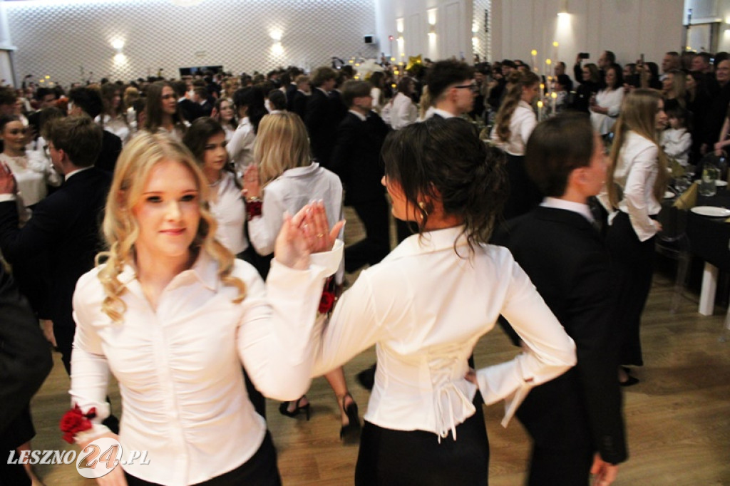 Studniówka II LO w Lesznie w Oazie w Kłodzie