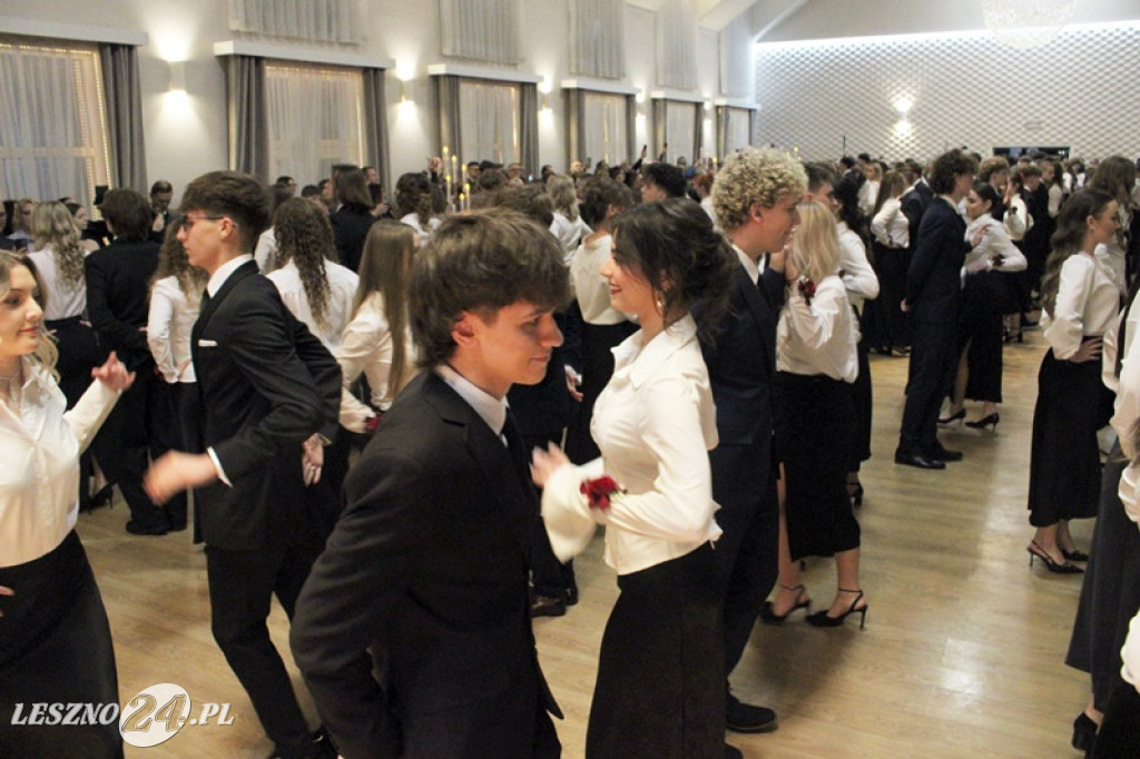 Studniówka II LO w Lesznie w Oazie w Kłodzie