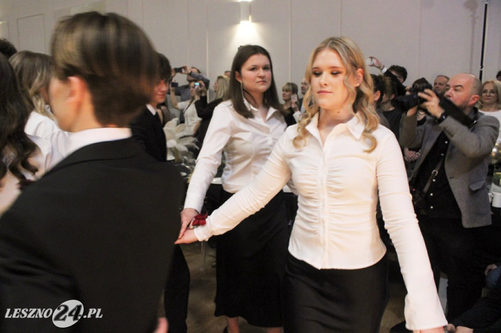 Studniówka II LO w Lesznie w Oazie w Kłodzie