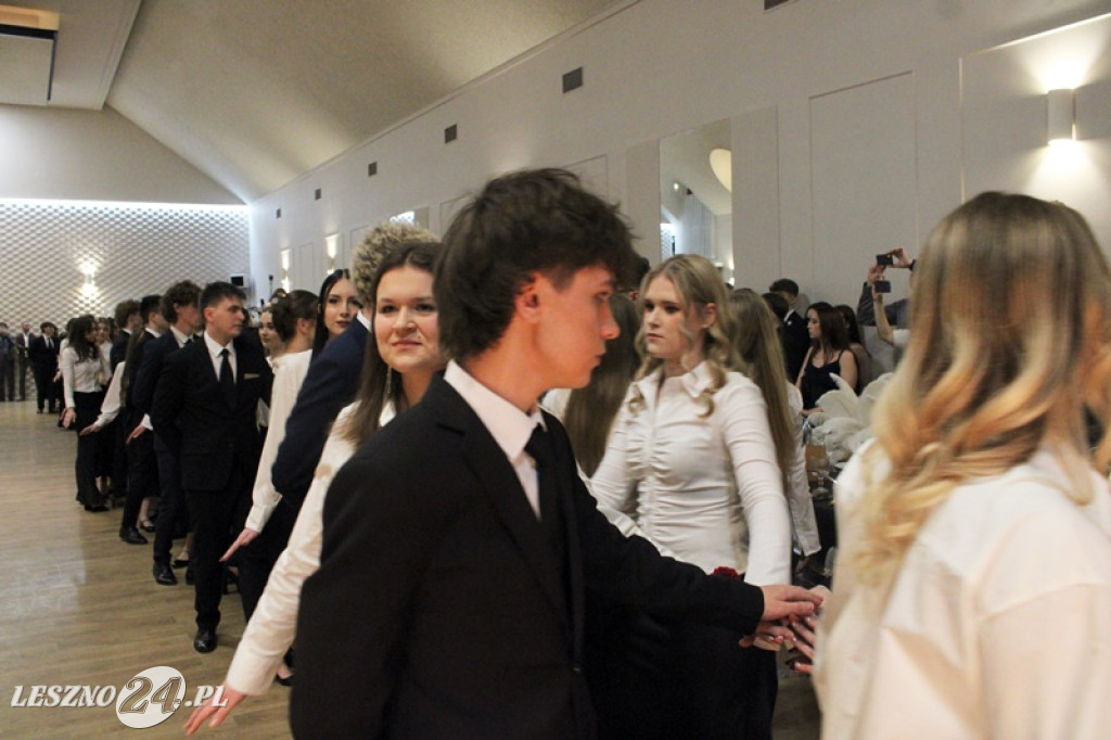 Studniówka II LO w Lesznie w Oazie w Kłodzie