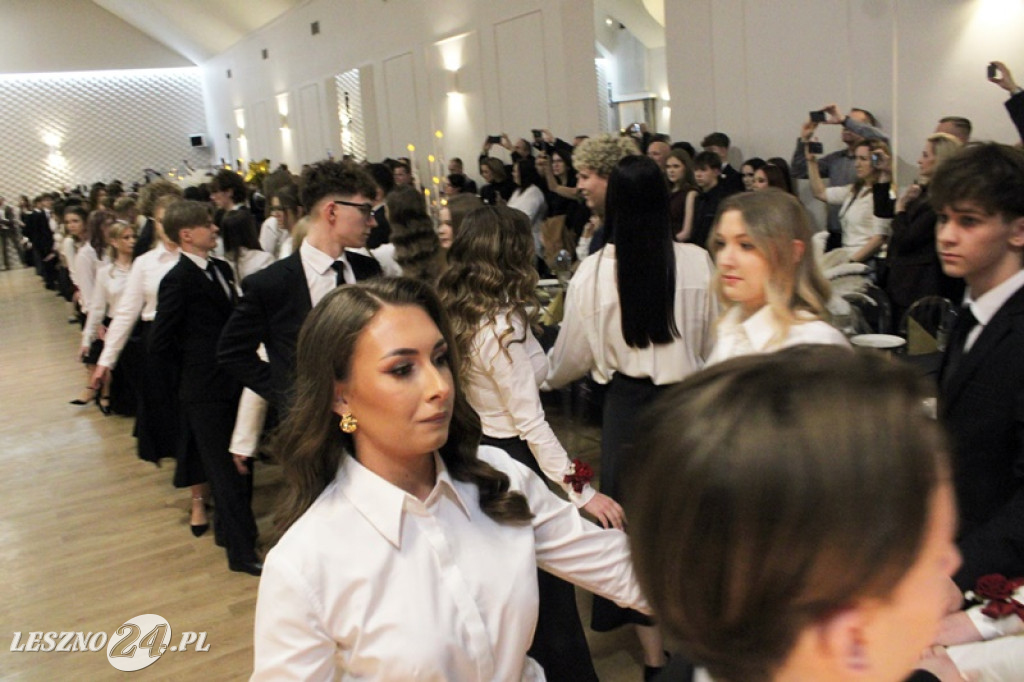 Studniówka II LO w Lesznie w Oazie w Kłodzie