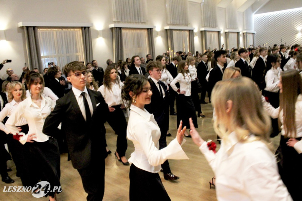 Studniówka II LO w Lesznie w Oazie w Kłodzie