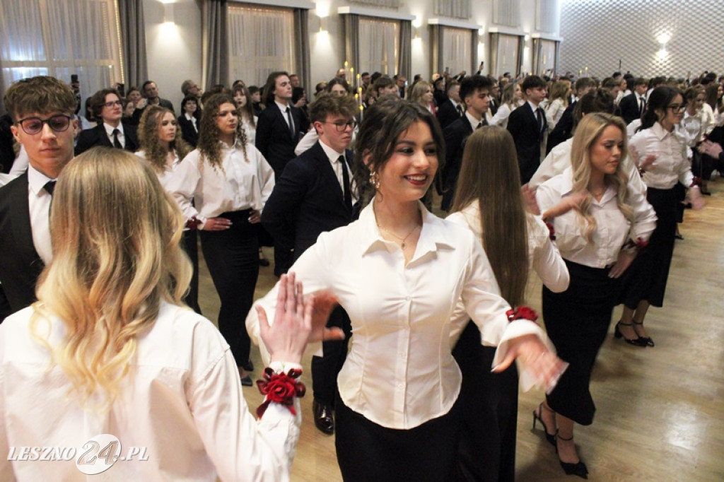 Studniówka II LO w Lesznie w Oazie w Kłodzie