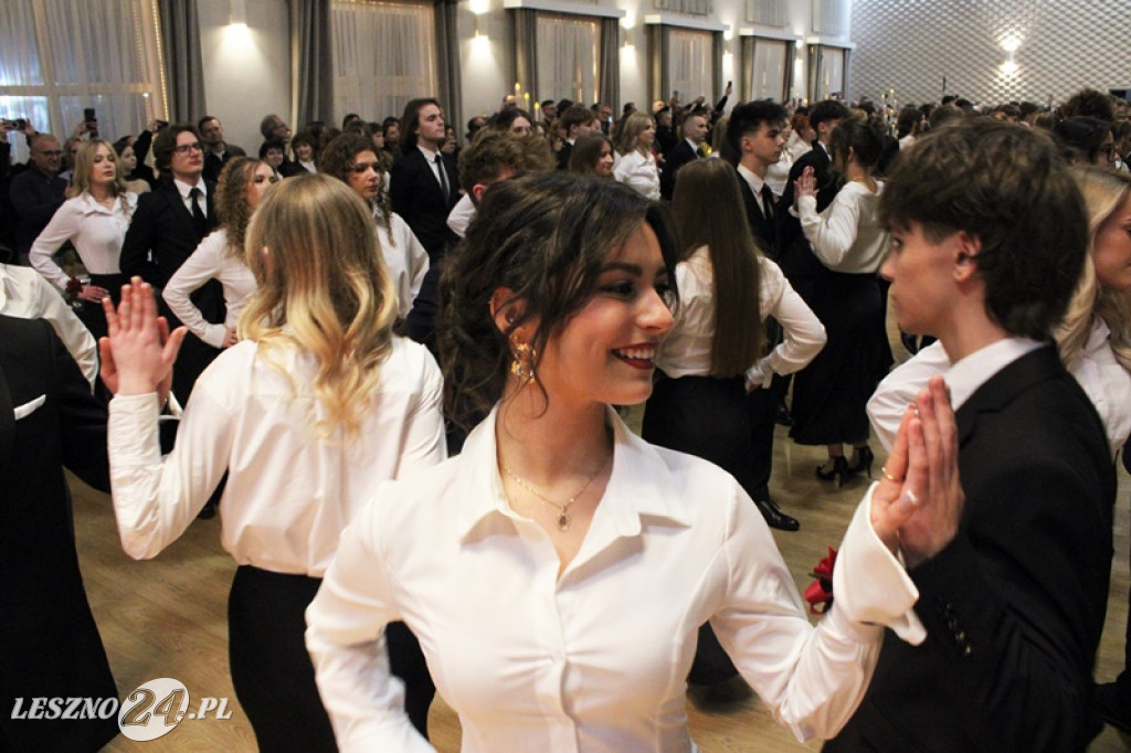 Studniówka II LO w Lesznie w Oazie w Kłodzie