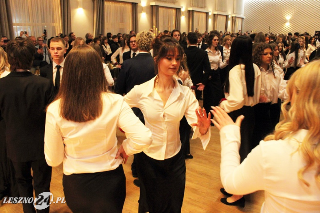 Studniówka II LO w Lesznie w Oazie w Kłodzie