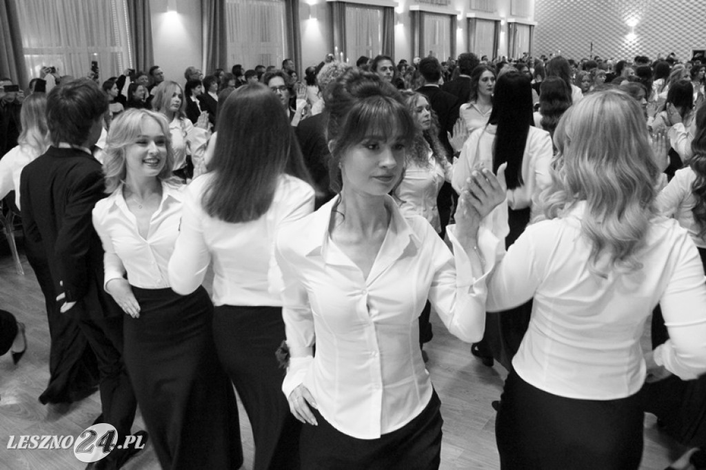 Studniówka II LO w Lesznie w Oazie w Kłodzie