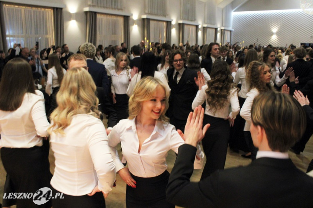 Studniówka II LO w Lesznie w Oazie w Kłodzie