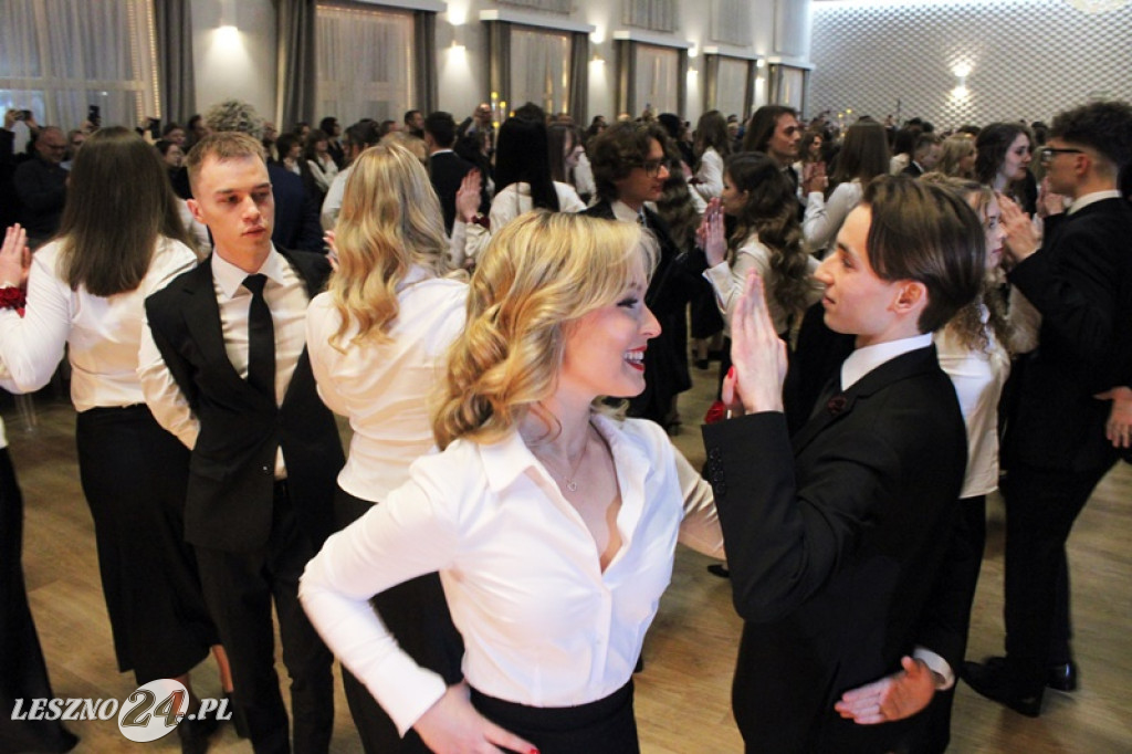 Studniówka II LO w Lesznie w Oazie w Kłodzie