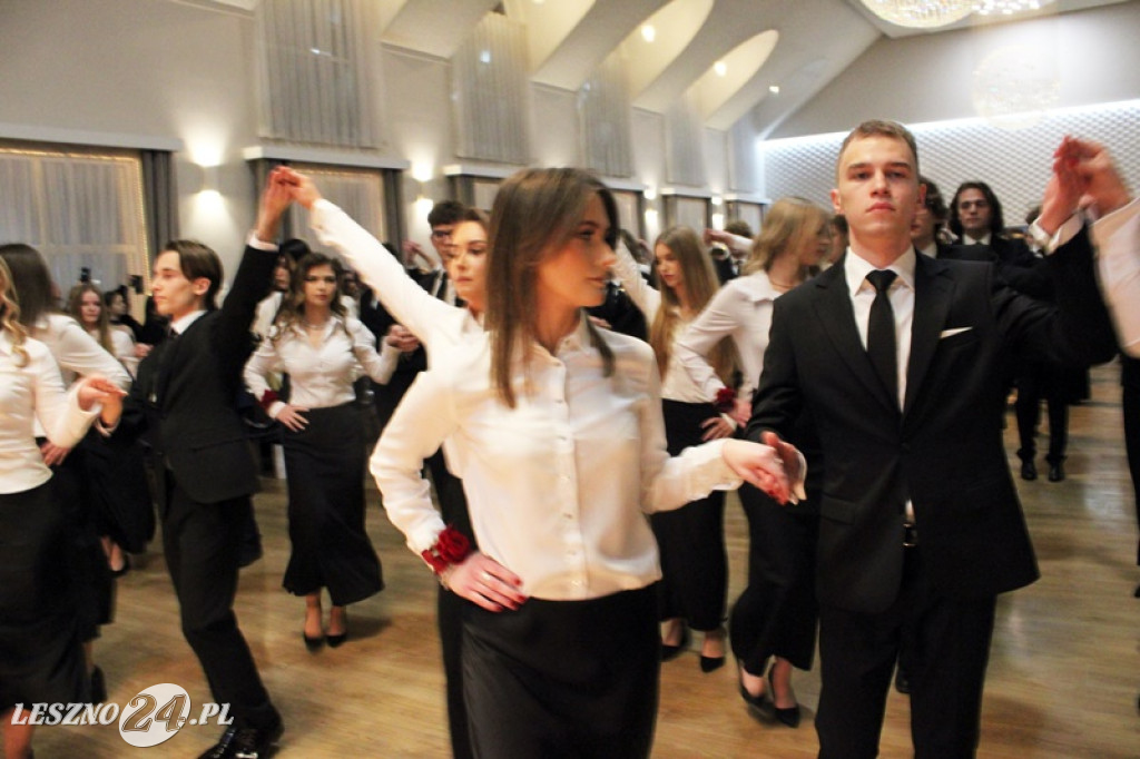 Studniówka II LO w Lesznie w Oazie w Kłodzie