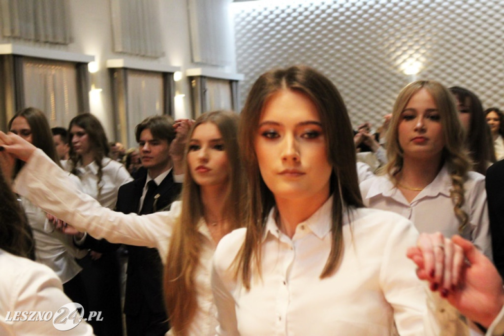 Studniówka II LO w Lesznie w Oazie w Kłodzie