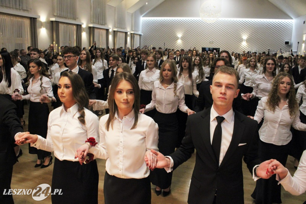 Studniówka II LO w Lesznie w Oazie w Kłodzie