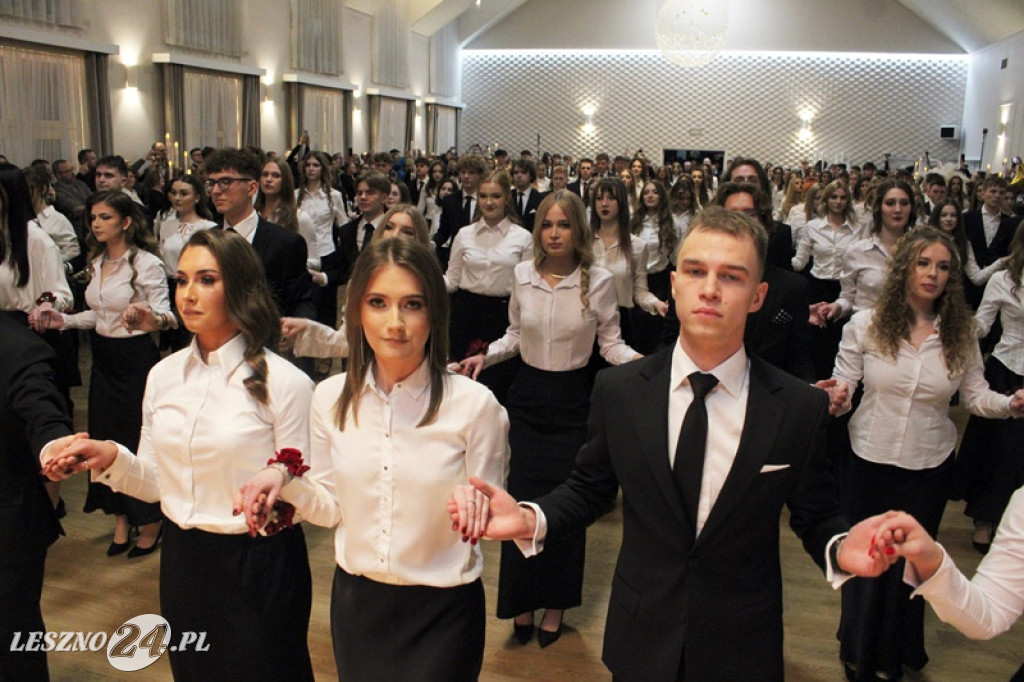 Studniówka II LO w Lesznie w Oazie w Kłodzie