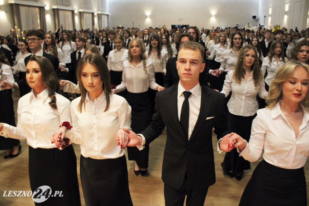 Studniówka II LO w Lesznie w Oazie w Kłodzie