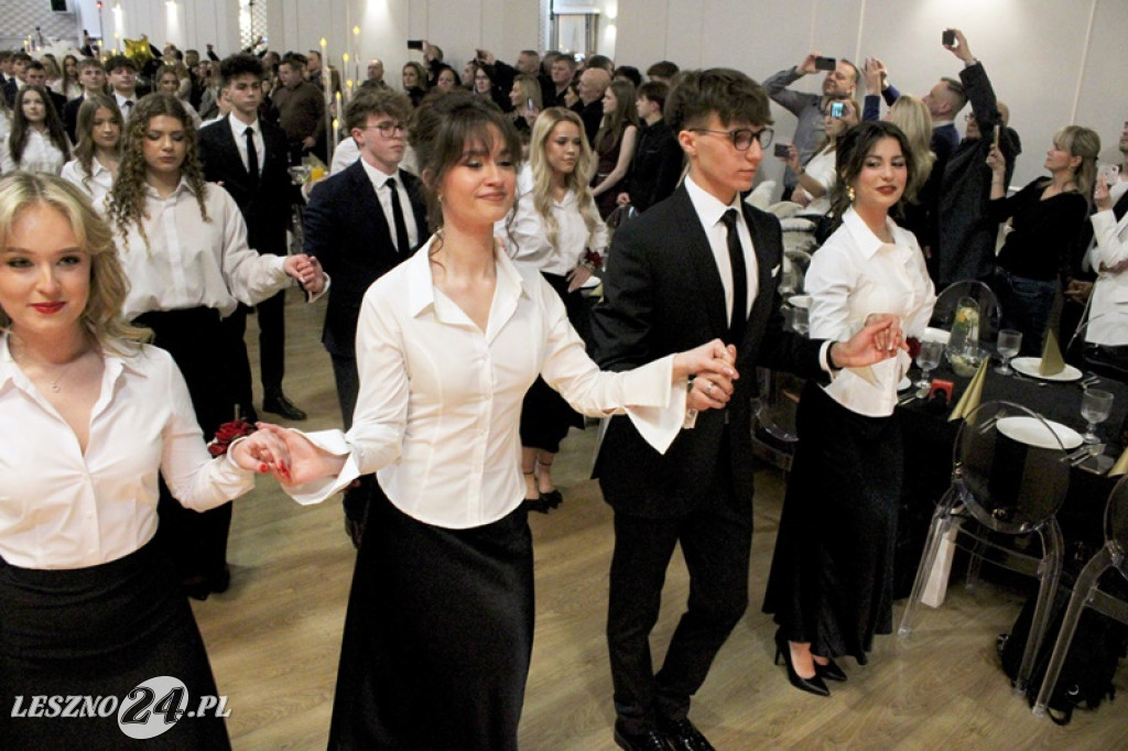 Studniówka II LO w Lesznie w Oazie w Kłodzie