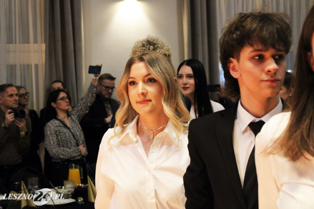 Studniówka II LO w Lesznie w Oazie w Kłodzie