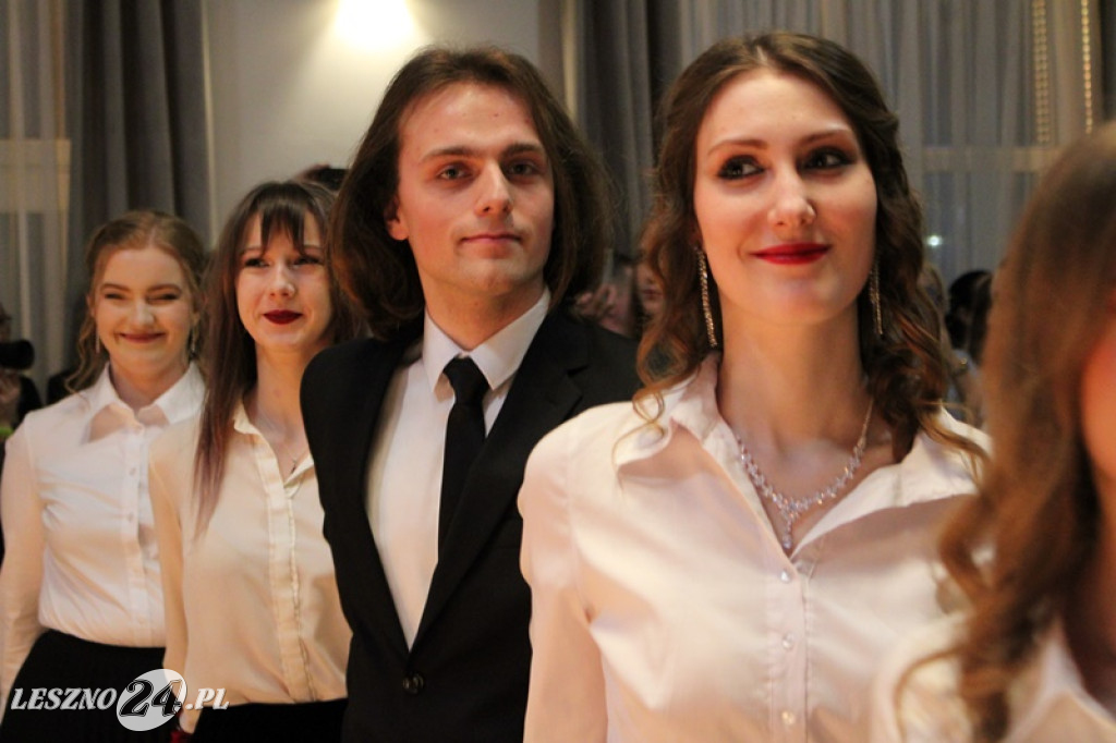 Studniówka II LO w Lesznie w Oazie w Kłodzie