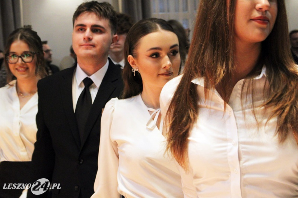 Studniówka II LO w Lesznie w Oazie w Kłodzie