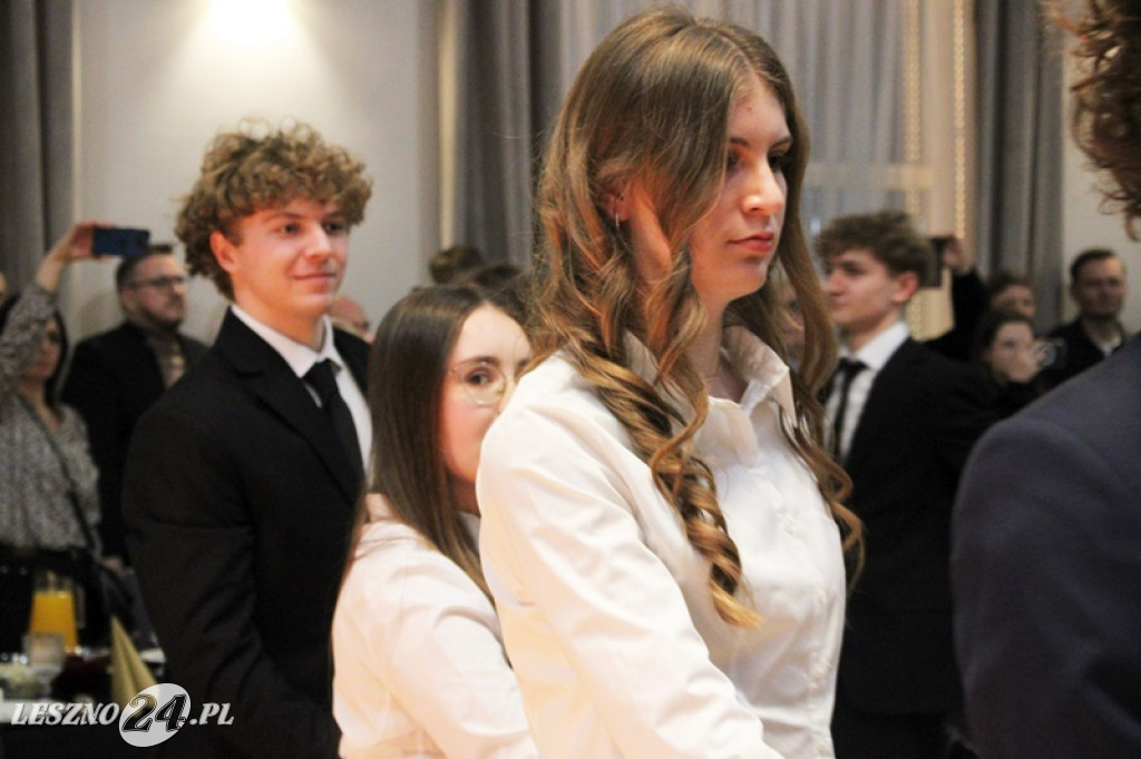 Studniówka II LO w Lesznie w Oazie w Kłodzie