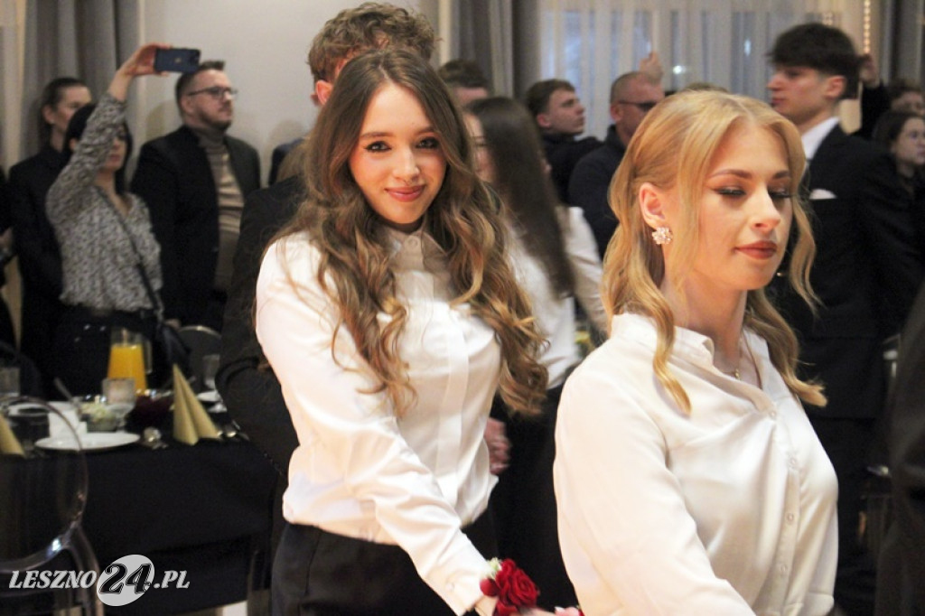 Studniówka II LO w Lesznie w Oazie w Kłodzie