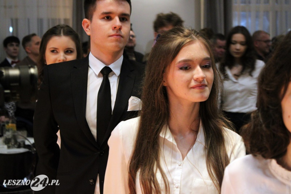 Studniówka II LO w Lesznie w Oazie w Kłodzie