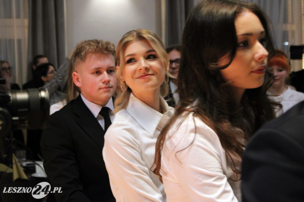 Studniówka II LO w Lesznie w Oazie w Kłodzie