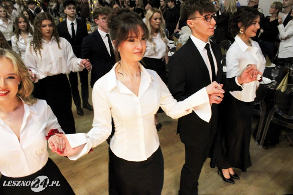 Studniówka II LO w Lesznie w Oazie w Kłodzie