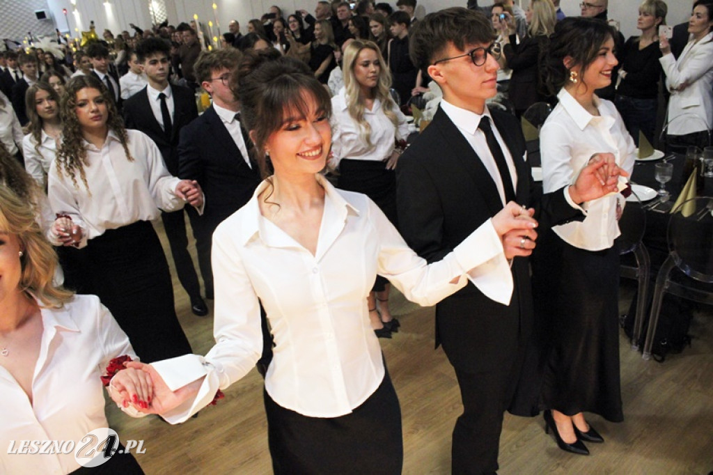 Studniówka II LO w Lesznie w Oazie w Kłodzie