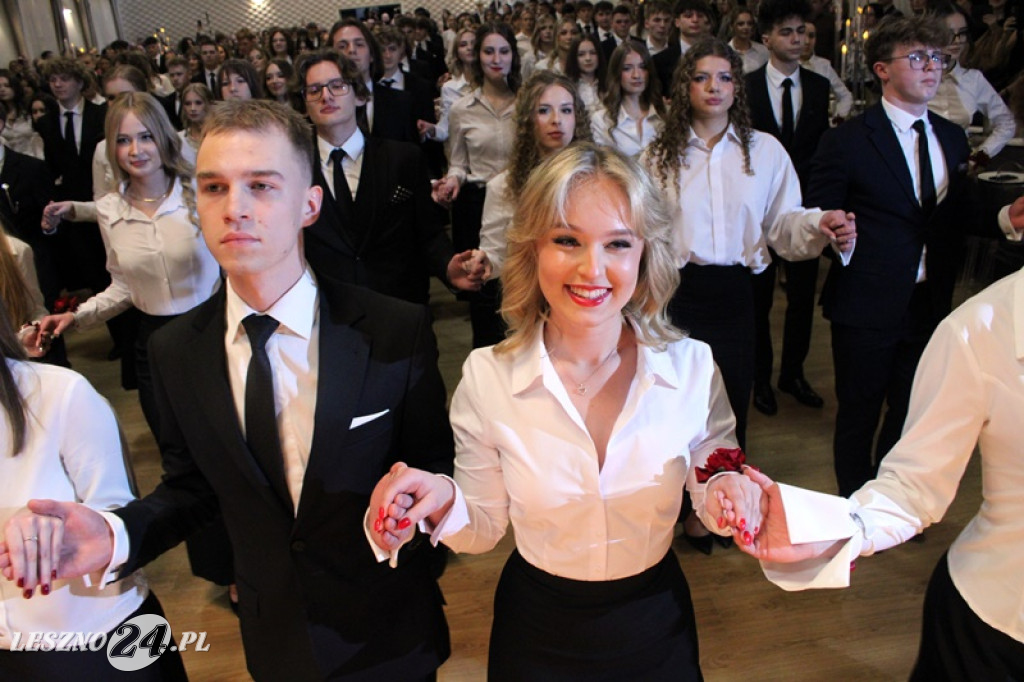 Studniówka II LO w Lesznie w Oazie w Kłodzie