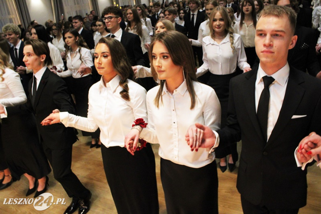 Studniówka II LO w Lesznie w Oazie w Kłodzie