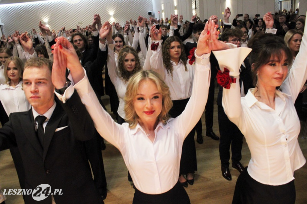 Studniówka II LO w Lesznie w Oazie w Kłodzie
