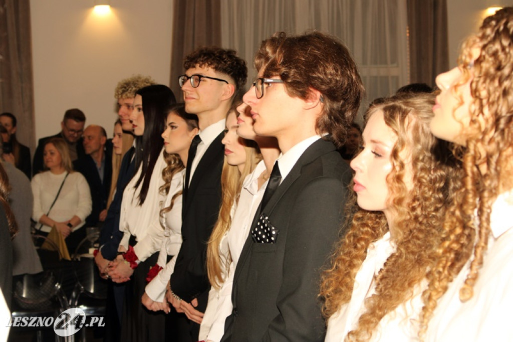 Studniówka II LO w Lesznie w Oazie w Kłodzie