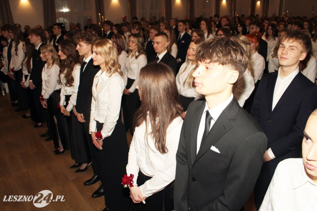 Studniówka II LO w Lesznie w Oazie w Kłodzie