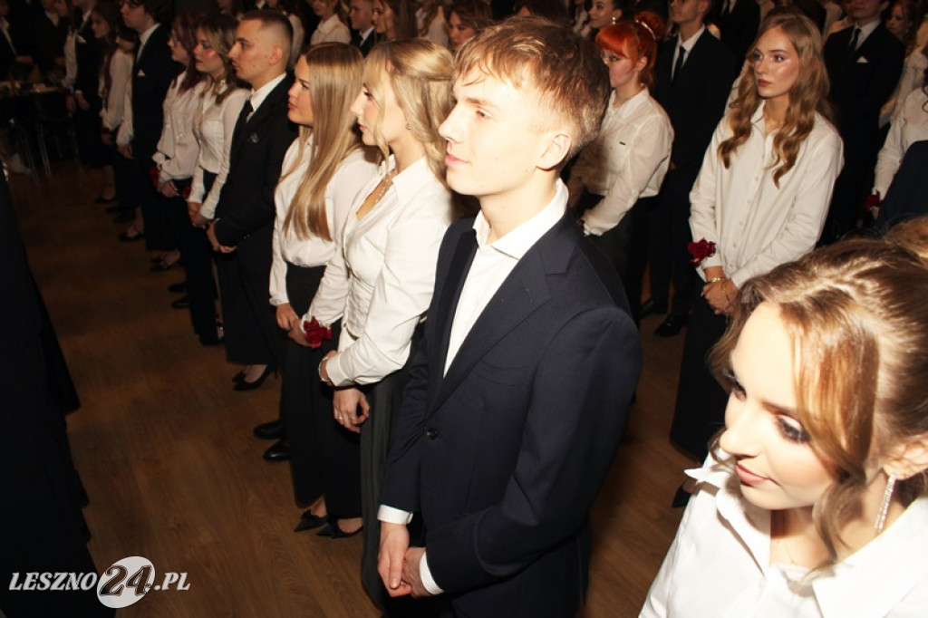 Studniówka II LO w Lesznie w Oazie w Kłodzie