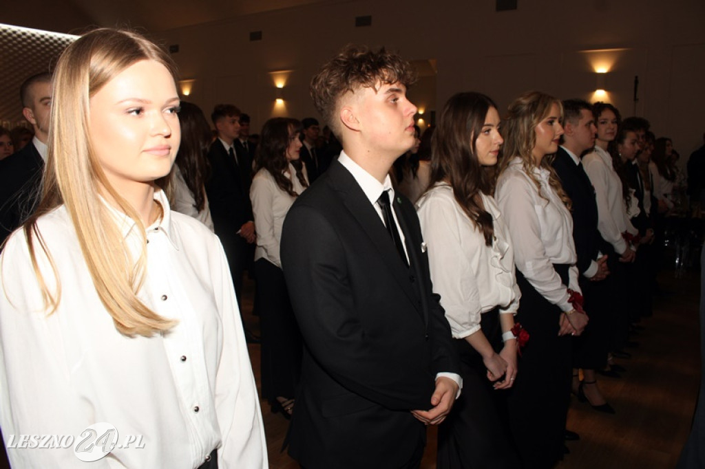 Studniówka II LO w Lesznie w Oazie w Kłodzie