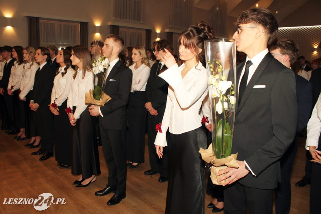 Studniówka II LO w Lesznie w Oazie w Kłodzie