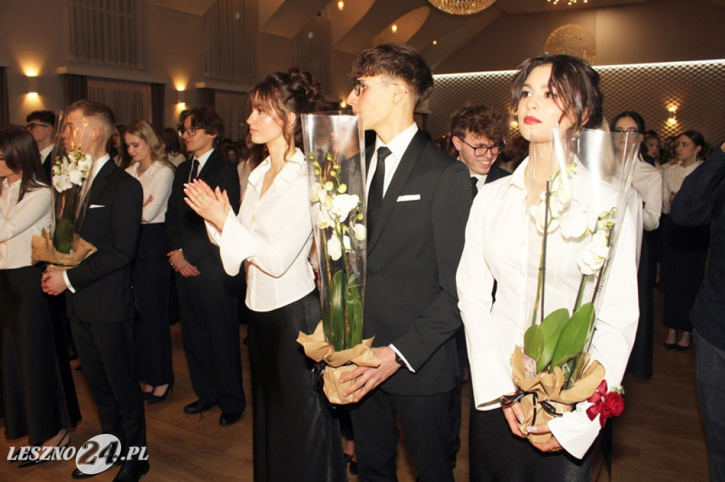 Studniówka II LO w Lesznie w Oazie w Kłodzie