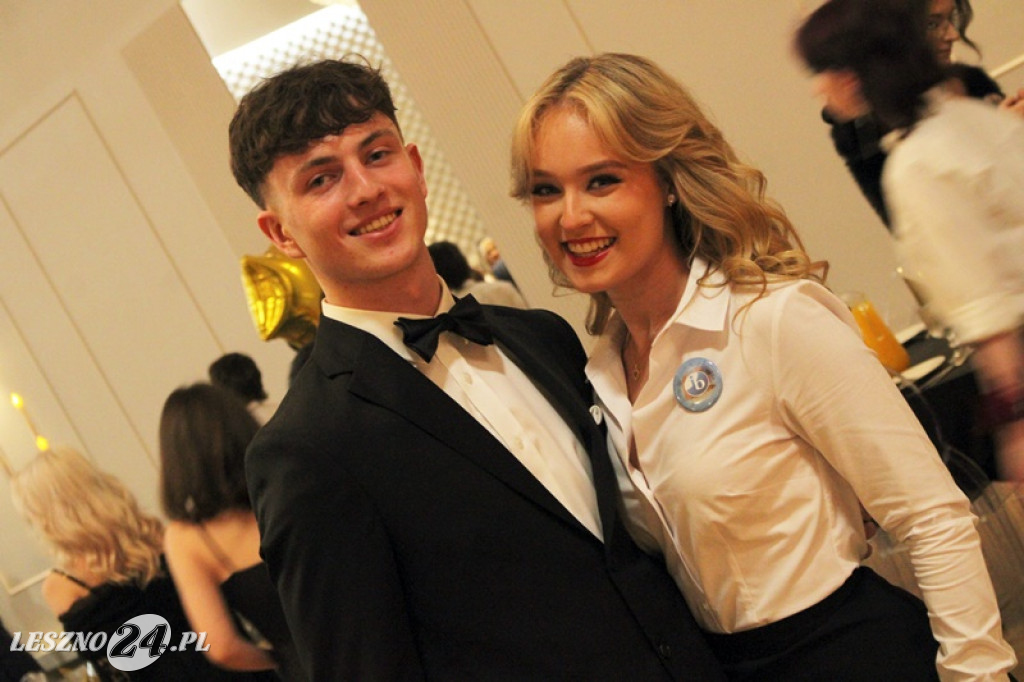 Studniówka II LO w Lesznie w Oazie w Kłodzie