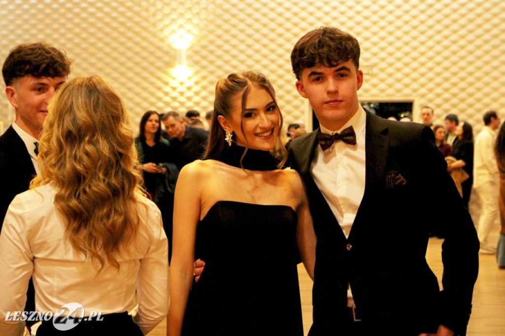 Studniówka II LO w Lesznie w Oazie w Kłodzie