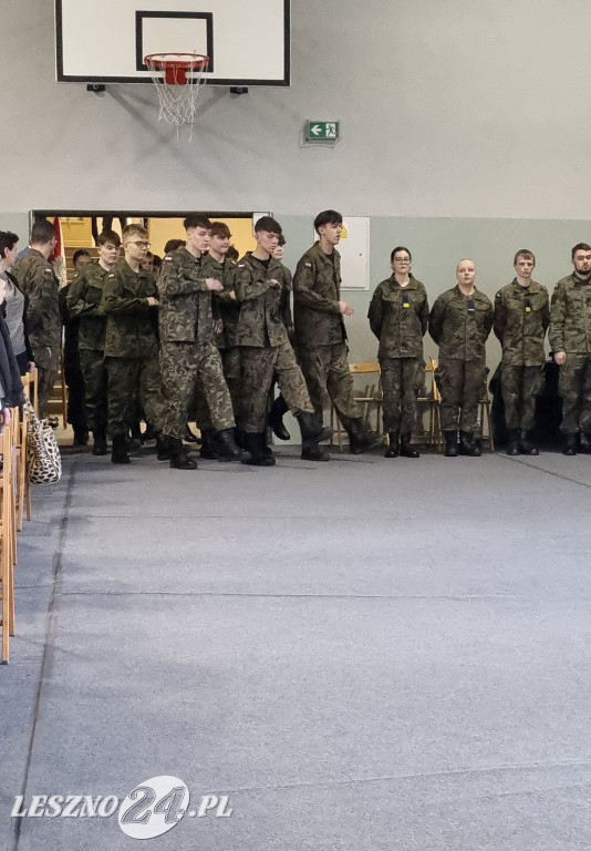 Pasowanie na kadetów w Zespole Szkół nr 4 w Lesznie