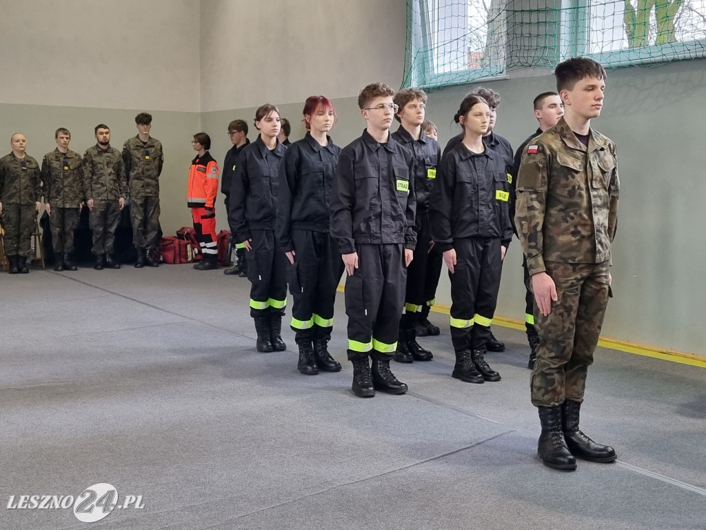 Pasowanie na kadetów w Zespole Szkół nr 4 w Lesznie