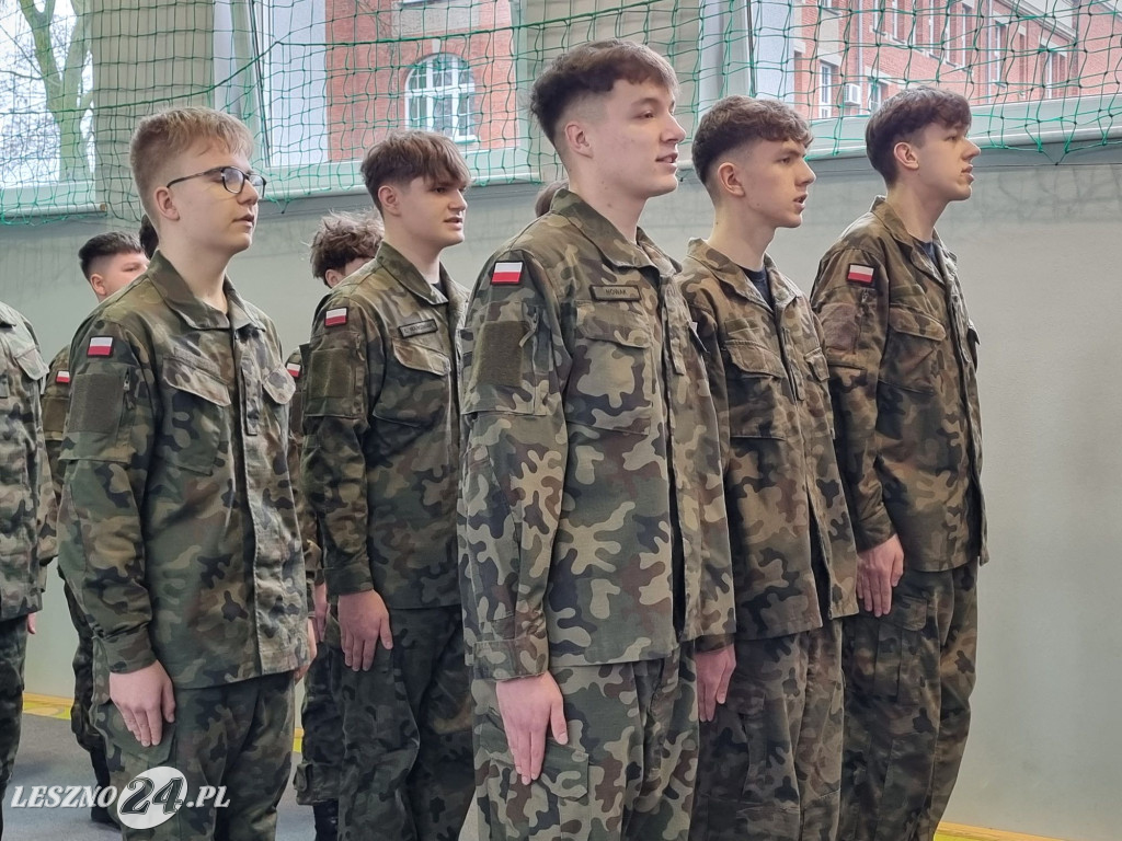 Pasowanie na kadetów w Zespole Szkół nr 4 w Lesznie