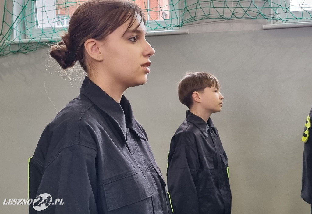 Pasowanie na kadetów w Zespole Szkół nr 4 w Lesznie