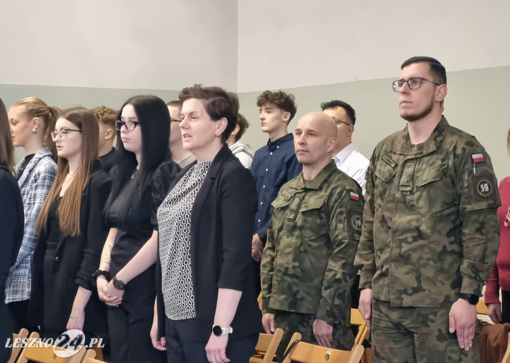 Pasowanie na kadetów w Zespole Szkół nr 4 w Lesznie