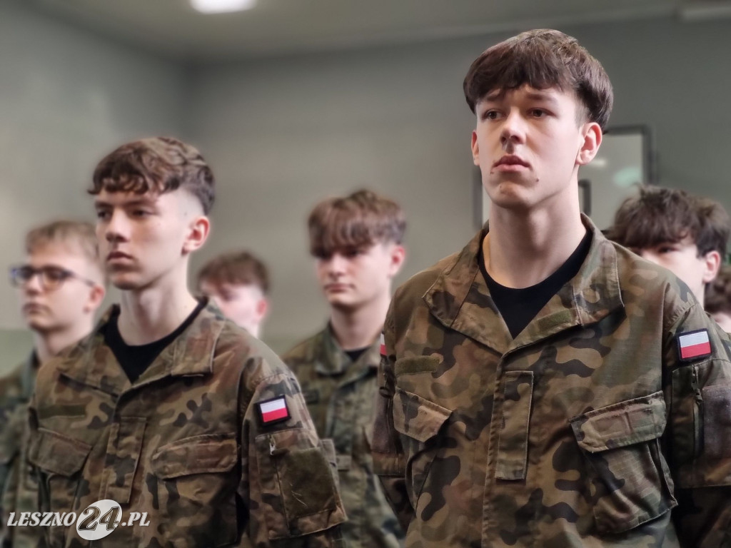 Pasowanie na kadetów w Zespole Szkół nr 4 w Lesznie